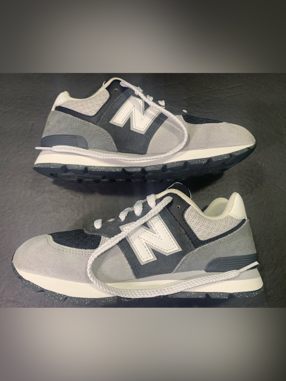 New Balance 574 Youth Black Gray Sneakers Shoe Size- 3Y - Picture 6 of 8